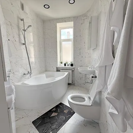 Lägenhet New 3br For 5 - Big Bathtub & Elevator