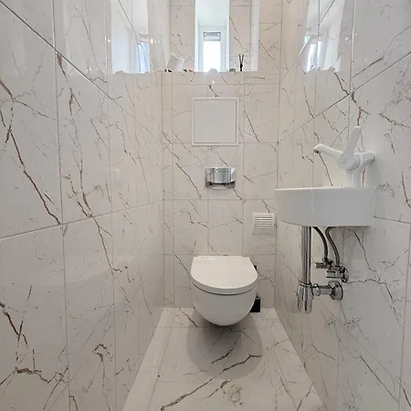 New 3br For 5 - Big Bathtub & Elevator Lägenhet *