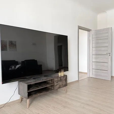Lägenhet New 3br For 5 - Big Bathtub & Elevator